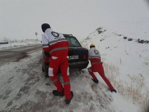 امداد رسانی هلال احمر به ۵۴۵ نفر در ۹ استان متاثر از برف و کولاک