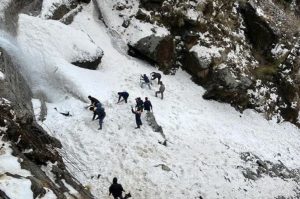 سقوط بهمن در هند جان ۷ نفر را گرفت/ امدادگران در جستجوی مفقودشدگان